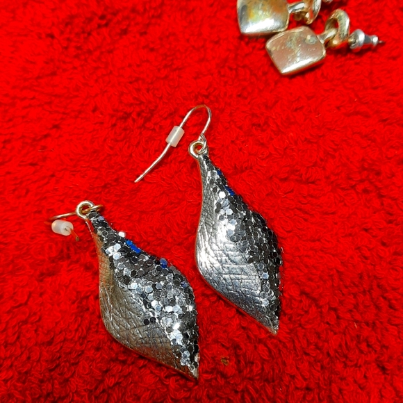 Vintage earrings - Picture 1 of 1